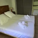 Rez-de-jardin élégant Avec Jacuzzi Calme Saint-Tropez