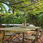Rez-de-jardin élégant Avec Jacuzzi Calme Hébergement de vacances