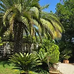 Rez-de-jardin élégant Avec Jacuzzi Calme * Saint-Tropez