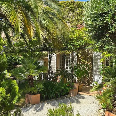 House With Garden & Jacuzzi Near Center Saint-Tropez