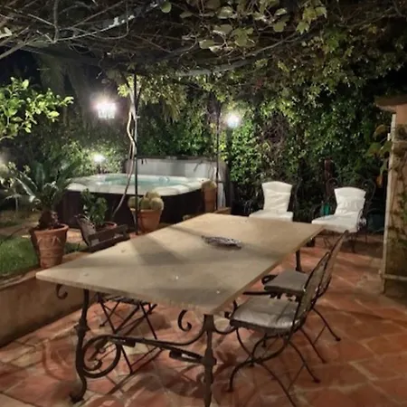 Rez-de-jardin élégant Avec Jacuzzi Calme *