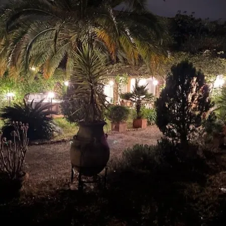 House With Garden & Jacuzzi Near Center Saint-Tropez