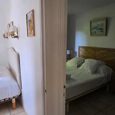 House With Garden & Jacuzzi Near Center * Saint-Tropez
